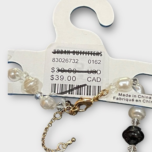 Urban Outfitters White Pearly Necklace - Picture 4 of 4